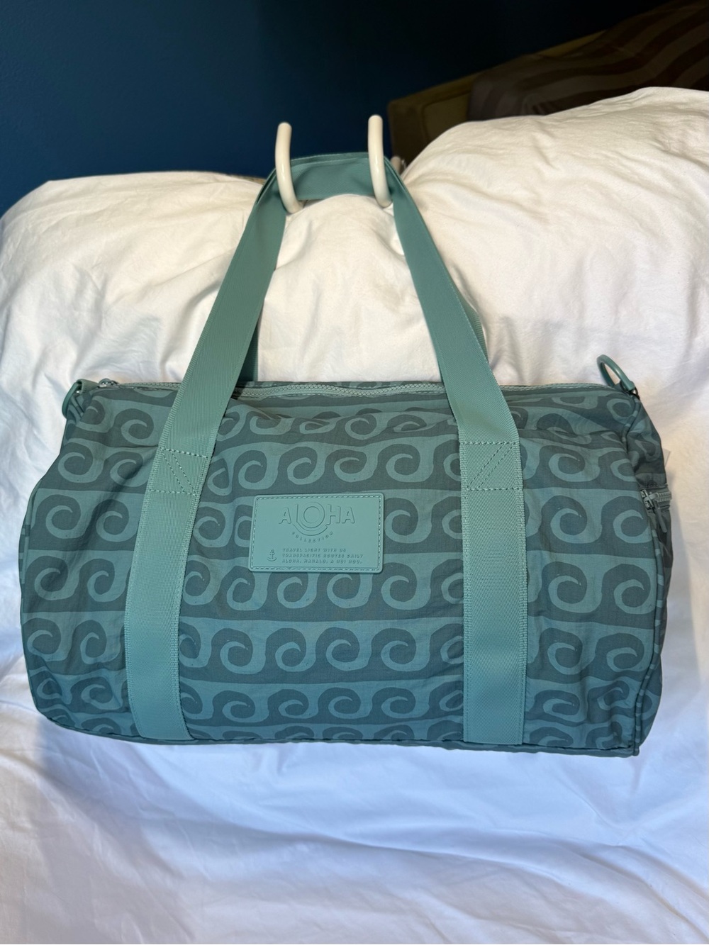 NWT ALOHA Collection Party Wave Tide Sporty Duffle Bag Crossbody Gym Travel